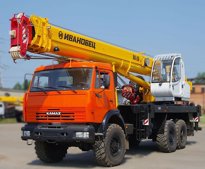 
    Автокран 25 тонн КС-55713
  